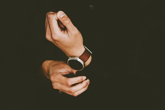 Cómo elegir accesorios versátiles que realzan tu estilo personal