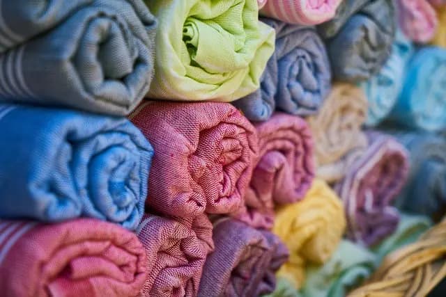 Cómo elegir la ropa adecuada para un estilo inclusivo