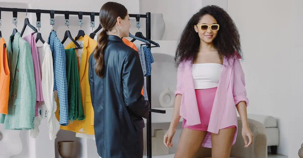 Cómo elegir la ropa adecuada para un estilo inclusivo