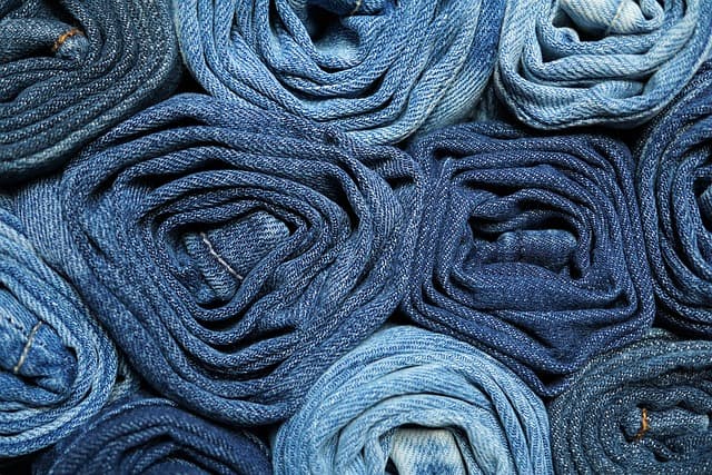 Cómo elegir prendas versátiles para un armario moderno